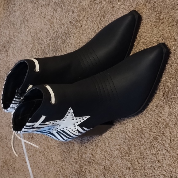 BRAND NEW WOMEN BOOTS SIZE 8 SIZE 9 - Picture 1 of 6